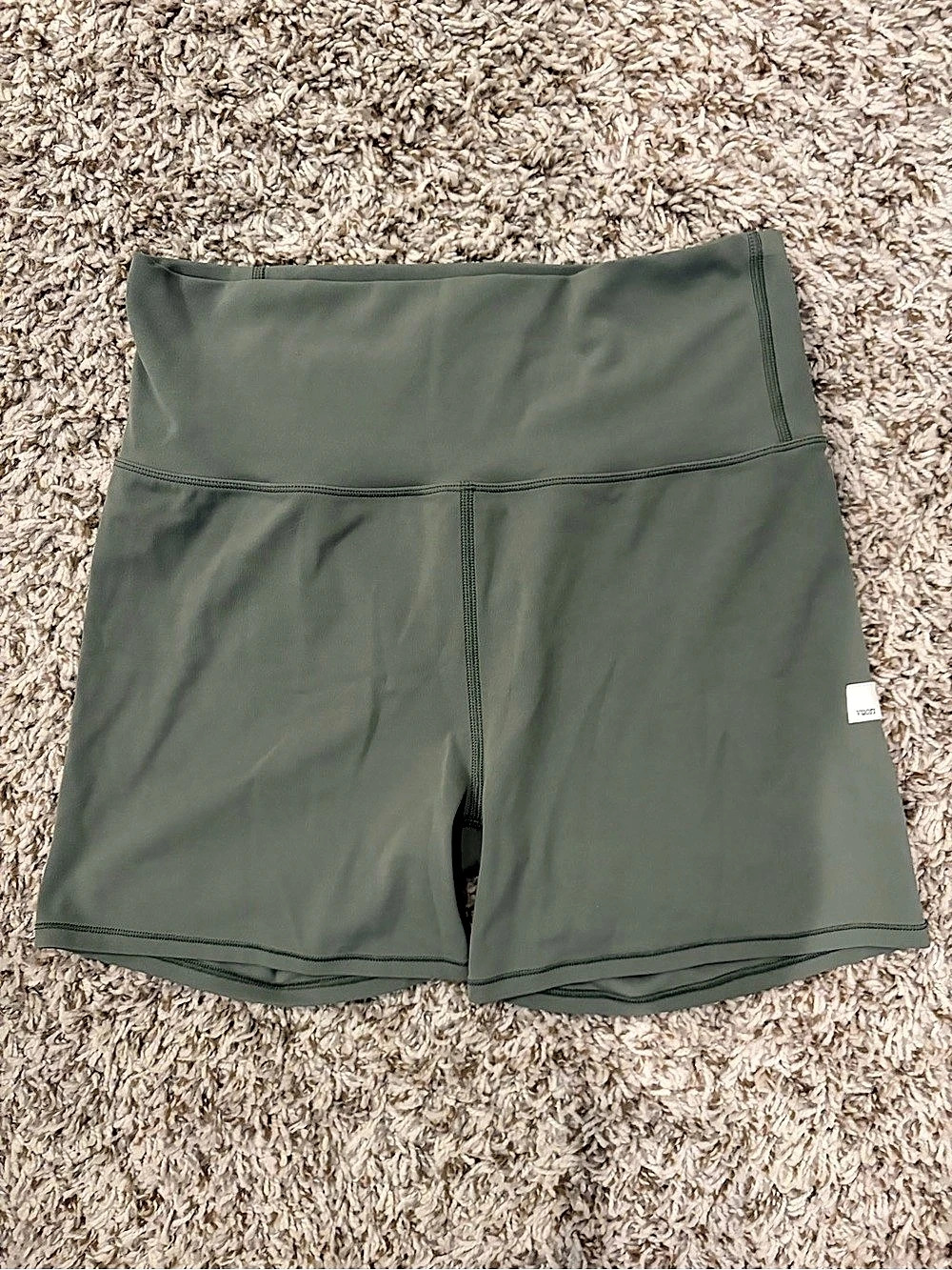 Vuori All The Feels Short Athletic Shorts in Green Medium Like New